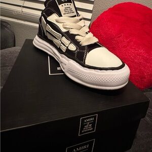 Skel-Top Monochrome High-Top Sneakers